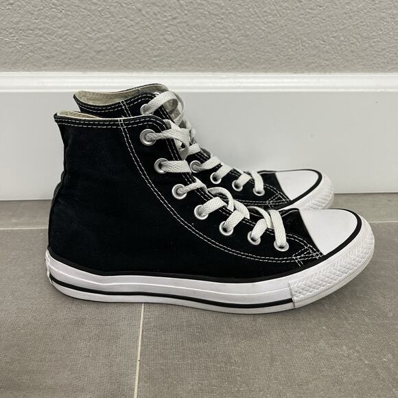 Converse Chuck Taylor All Star Womens 7 Black High Top Casual Sneaker Shoes - Picture 1 of 5